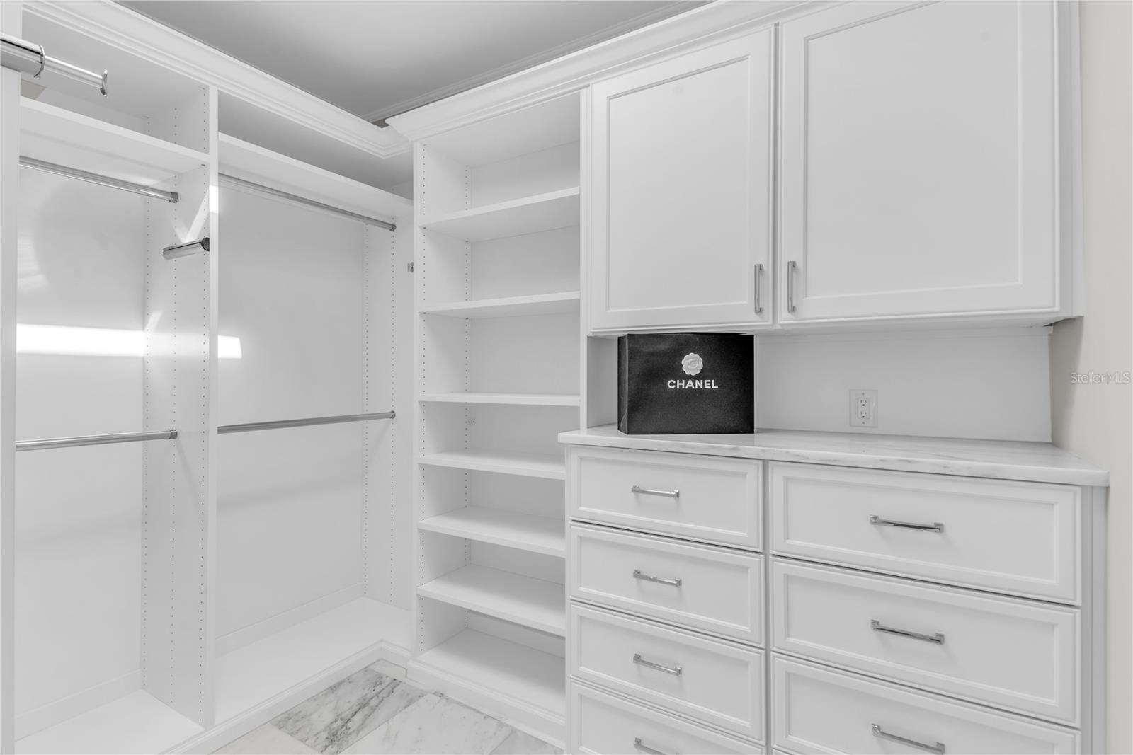 Image 73 of 86 For 637 Park Avenue