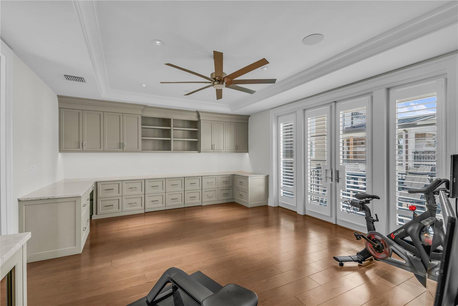 Image 78 of 86 For 637 Park Avenue