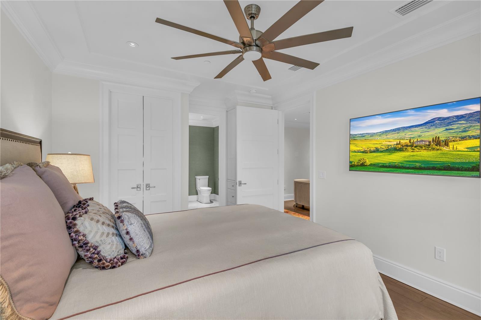 Image 80 of 86 For 637 Park Avenue