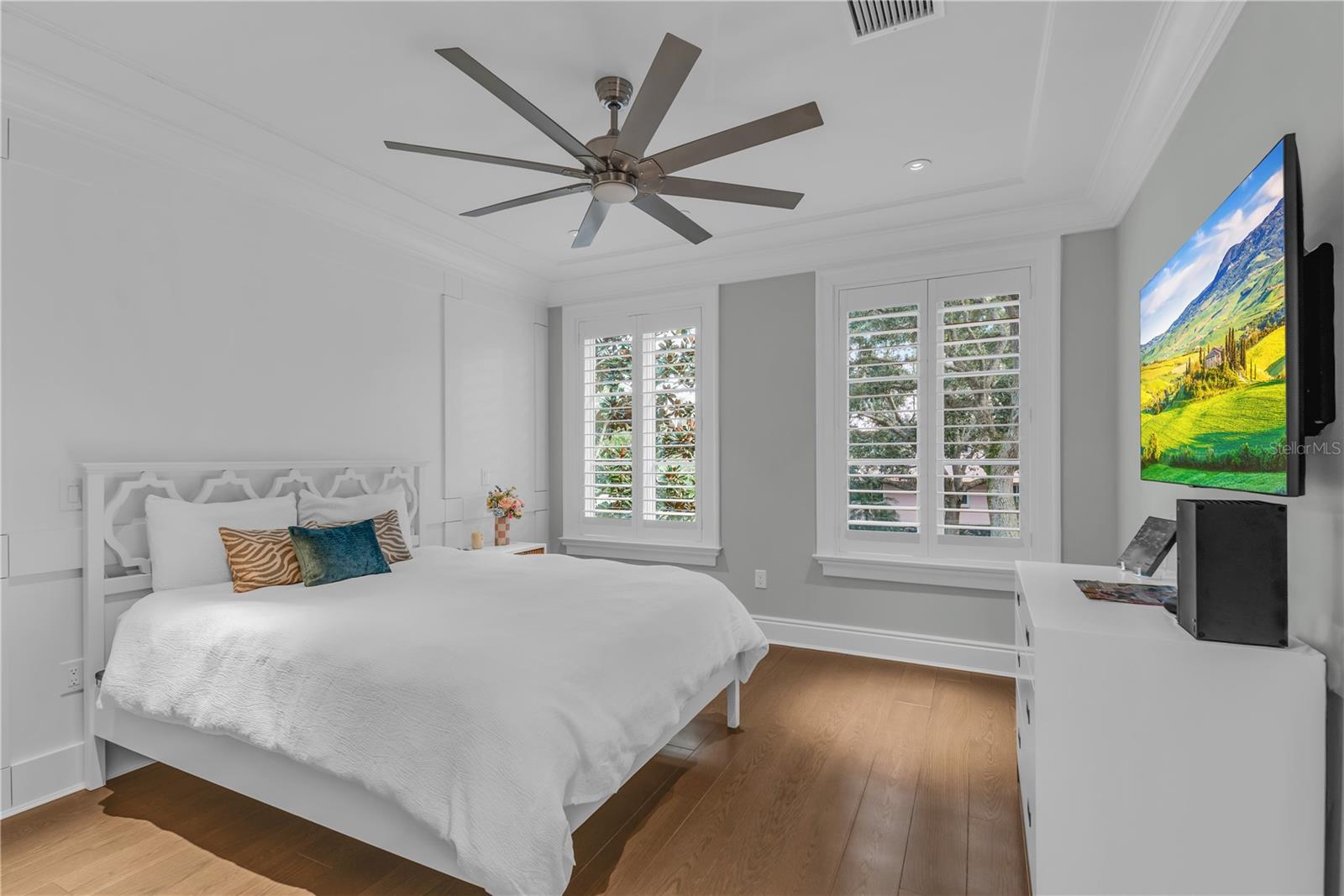 Image 82 of 86 For 637 Park Avenue