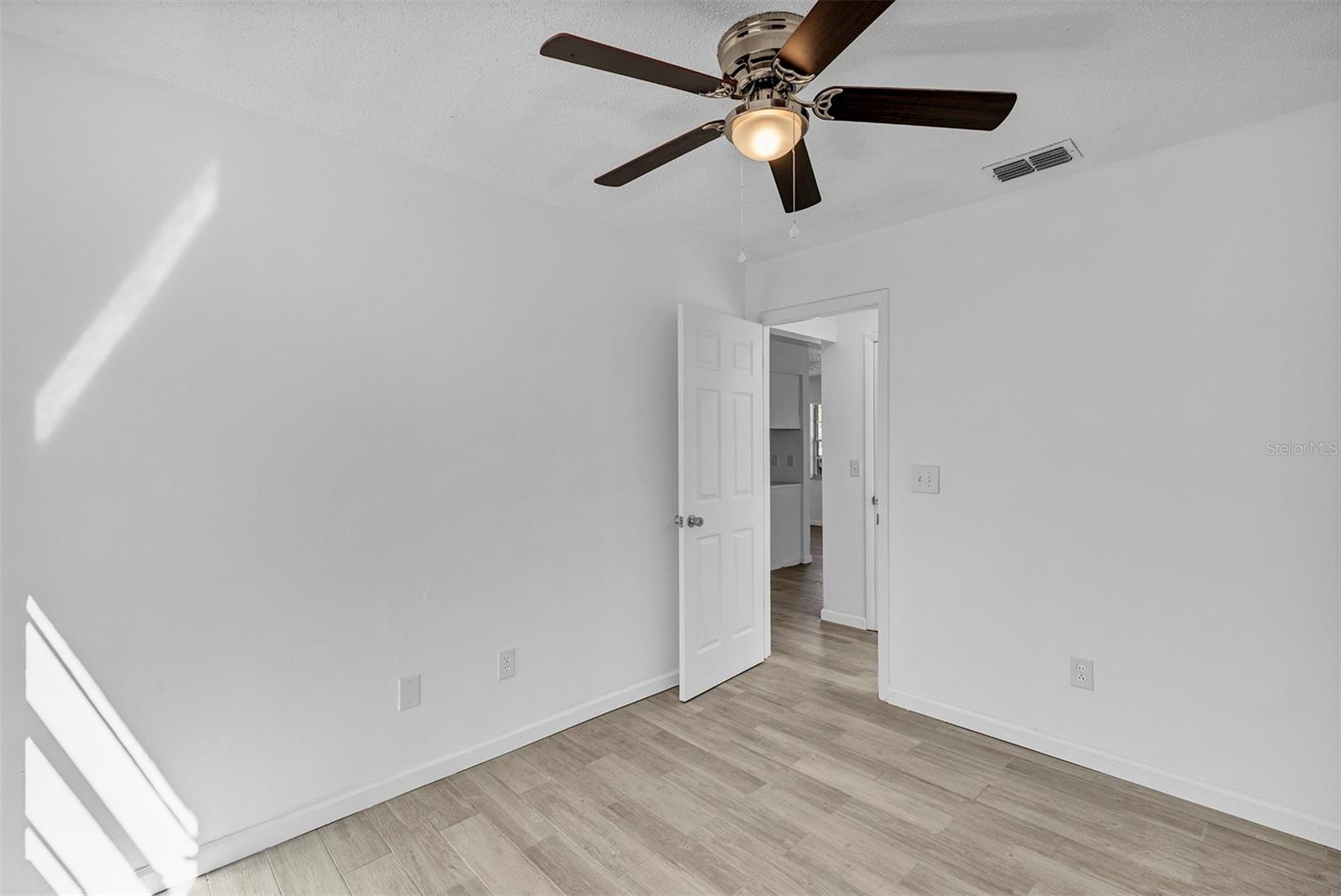 Image 21 of 26 For 2510 India Palm Drive