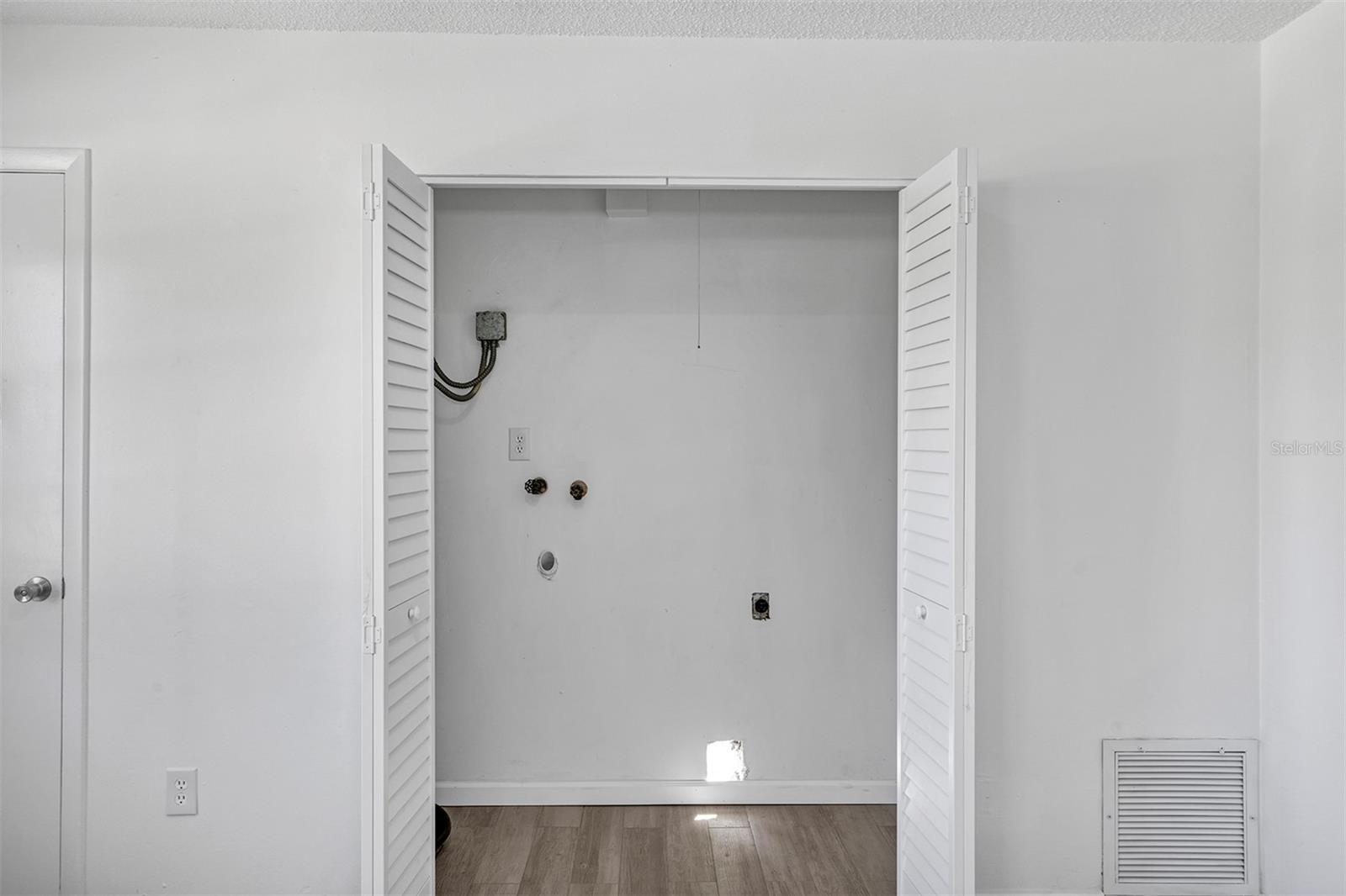 Image 23 of 26 For 2510 India Palm Drive