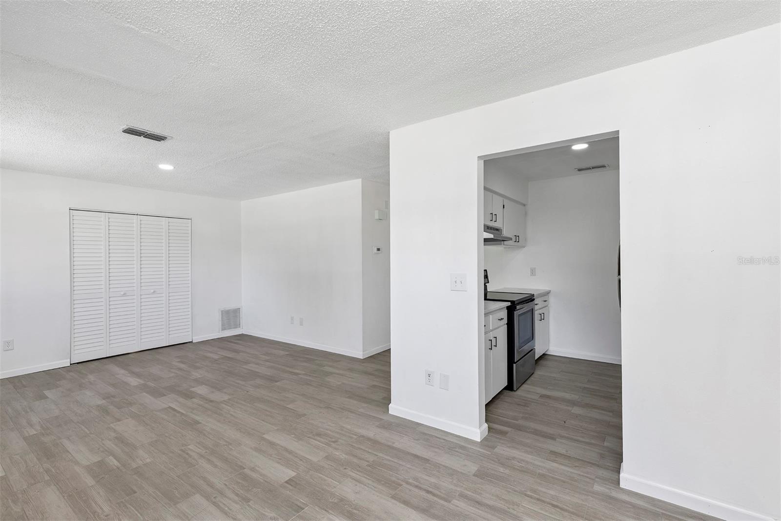 Image 9 of 26 For 2510 India Palm Drive