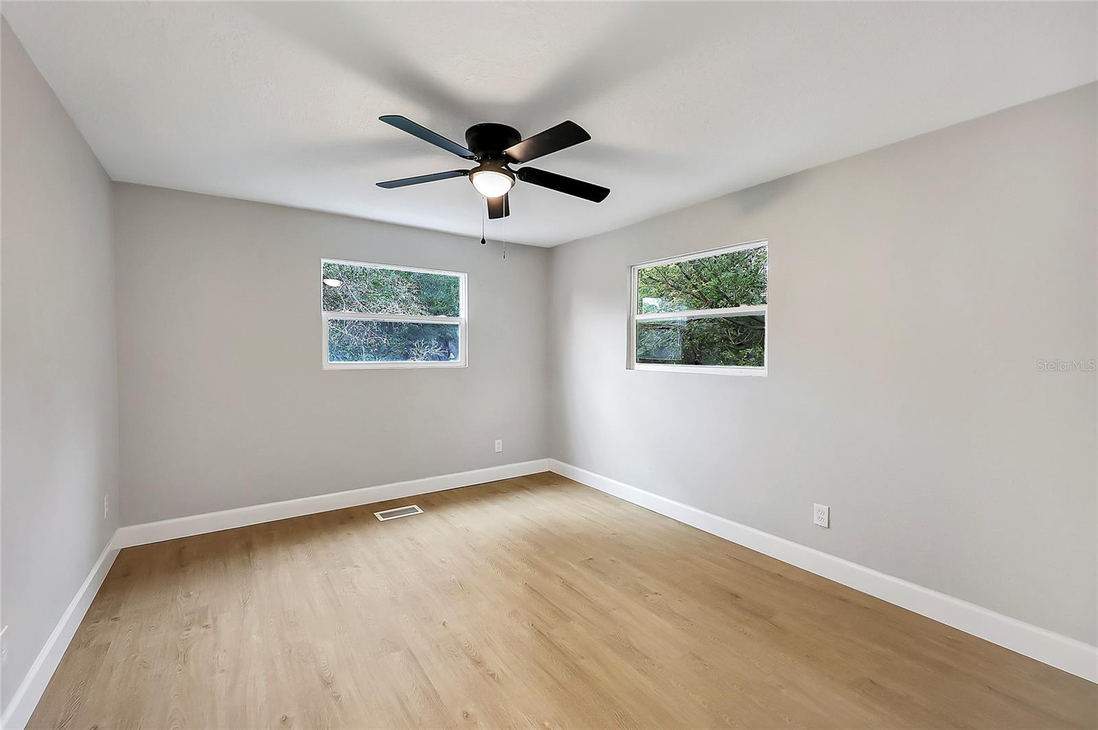 Image 13 of 34 For 5321 9th Place