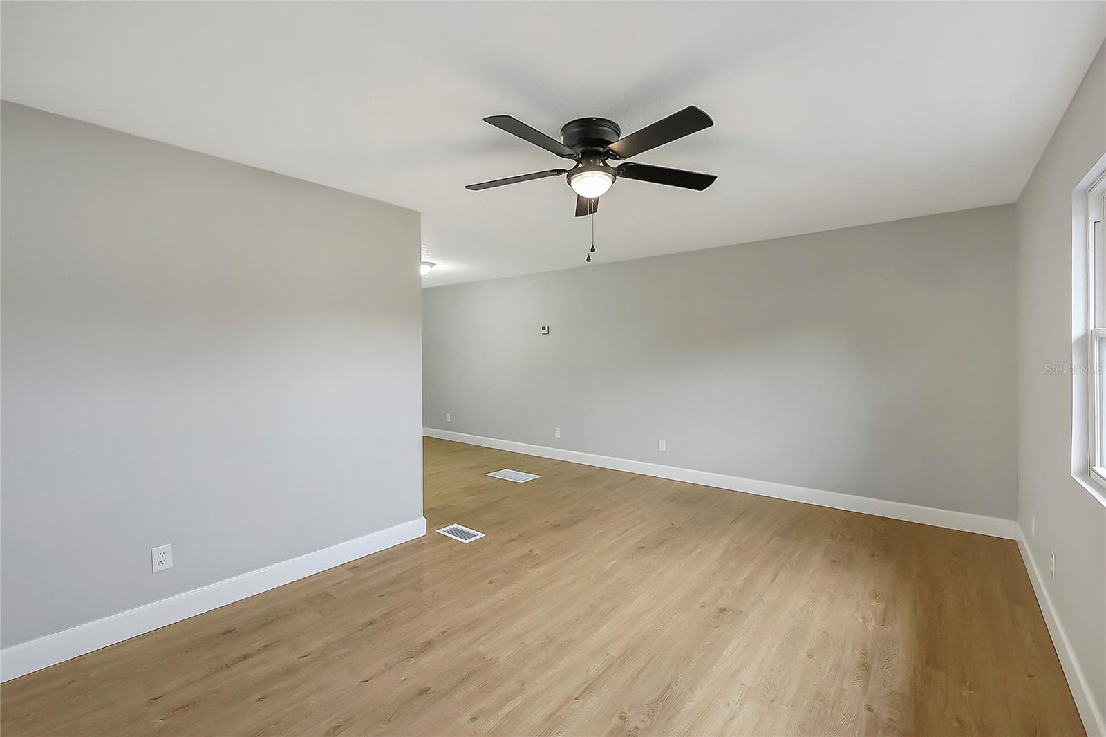 Image 5 of 34 For 5321 9th Place