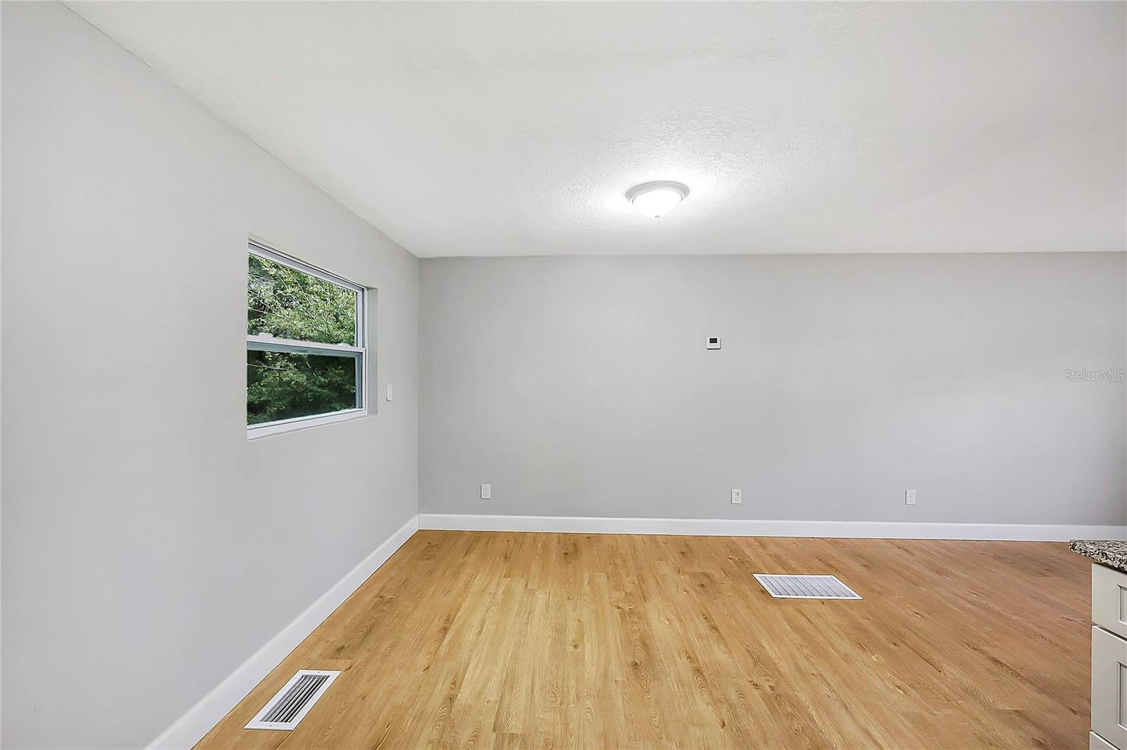 Image 9 of 34 For 5321 9th Place