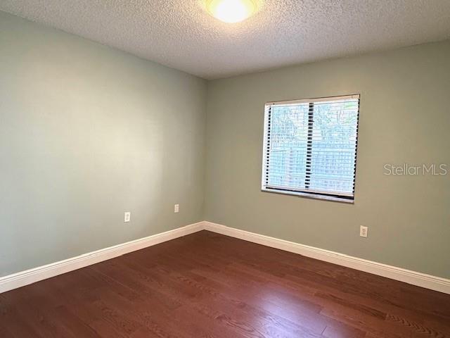 Image 17 of 27 For 1410 Plymouth Avenue