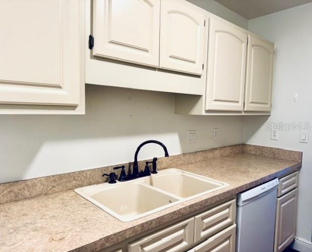 Image 8 of 27 For 1410 Plymouth Avenue