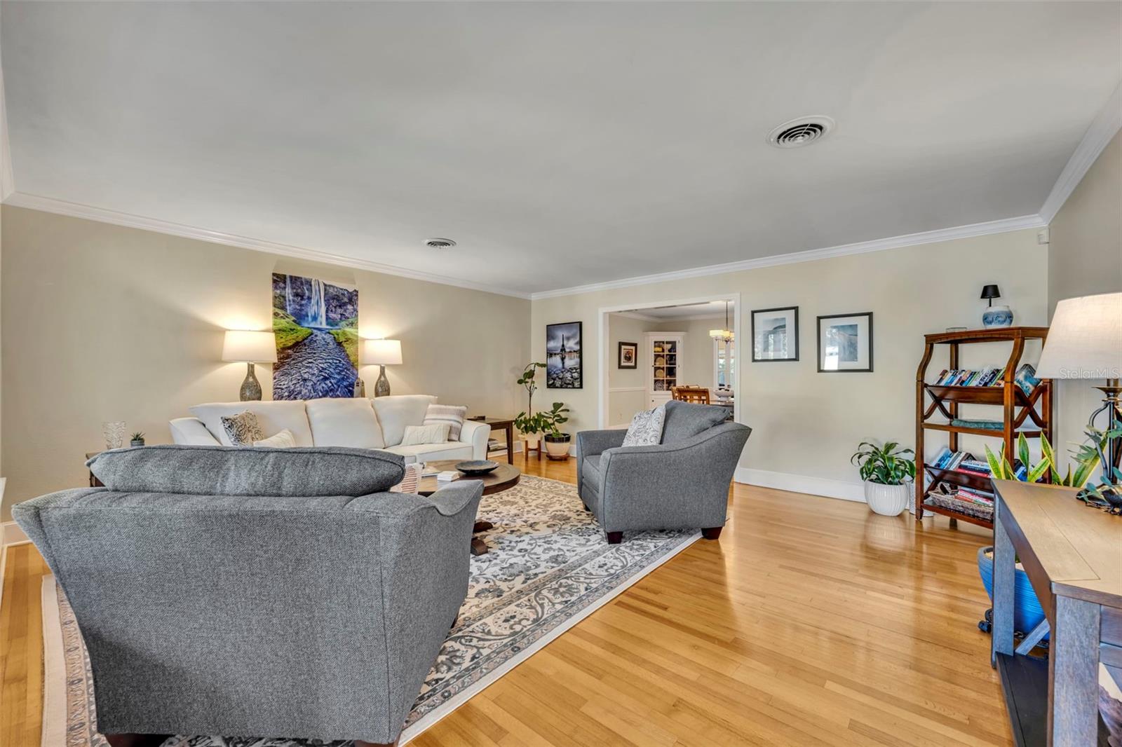 Image 4 of 26 For 636 Dunblane Drive