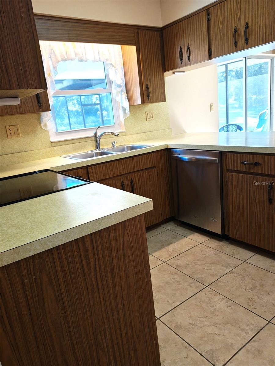 Image 10 of 29 For 31192 Lancewood Drive