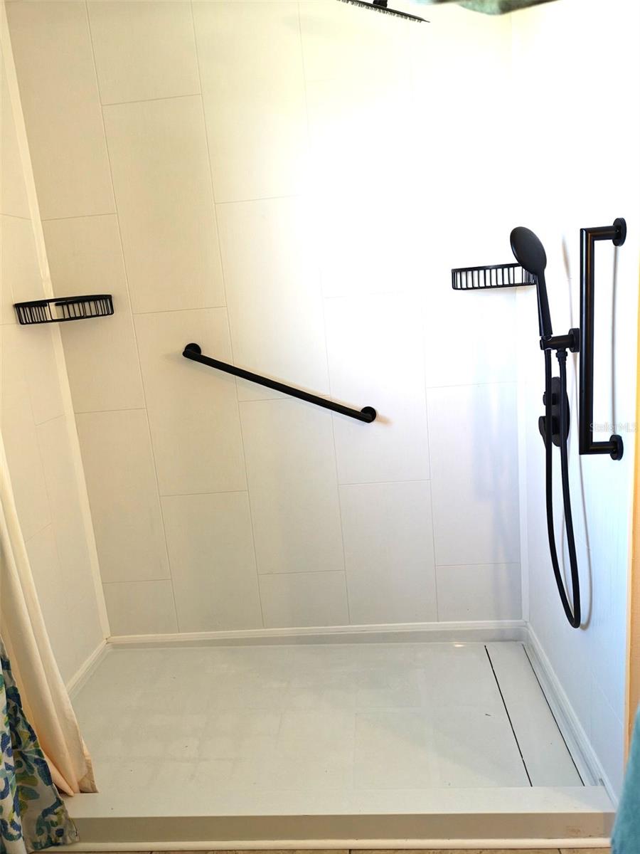 Image 15 of 29 For 31192 Lancewood Drive