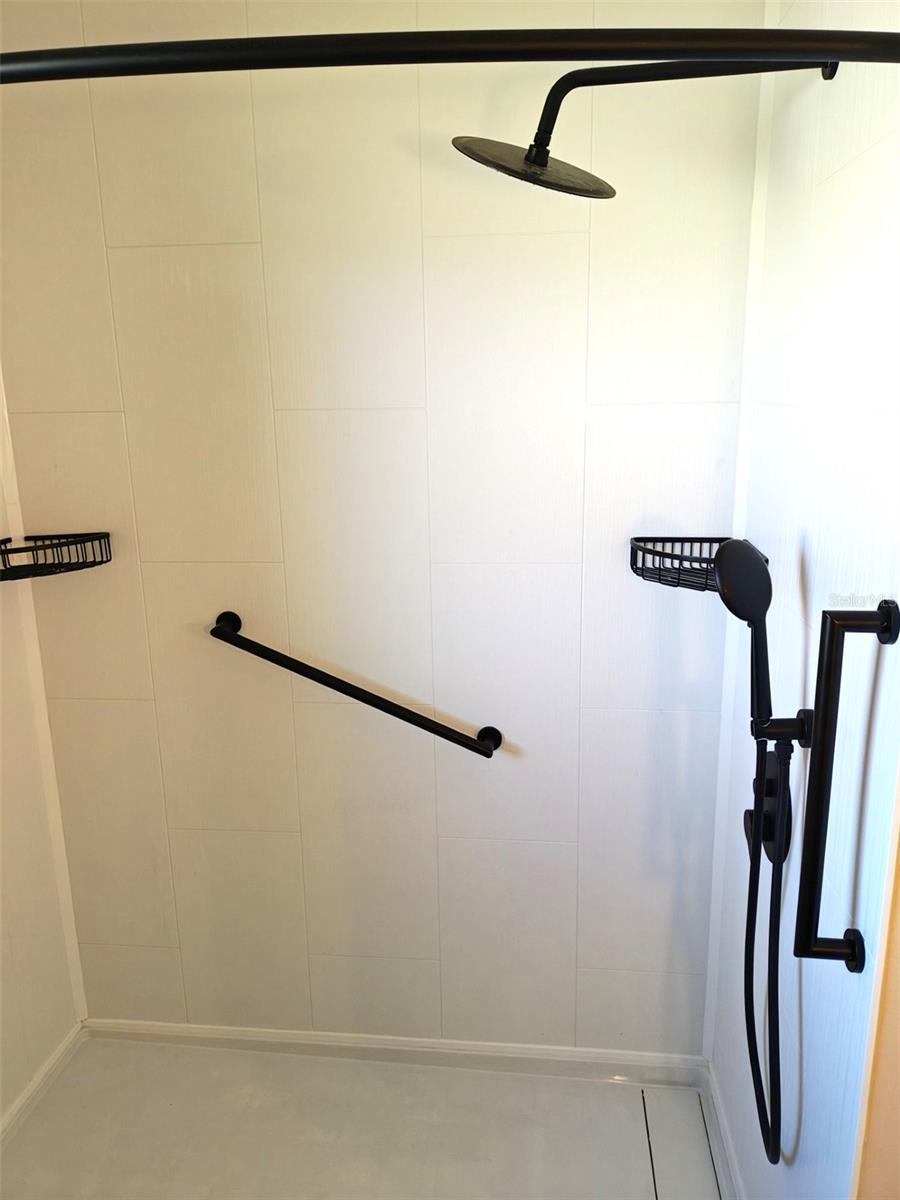 Image 16 of 29 For 31192 Lancewood Drive