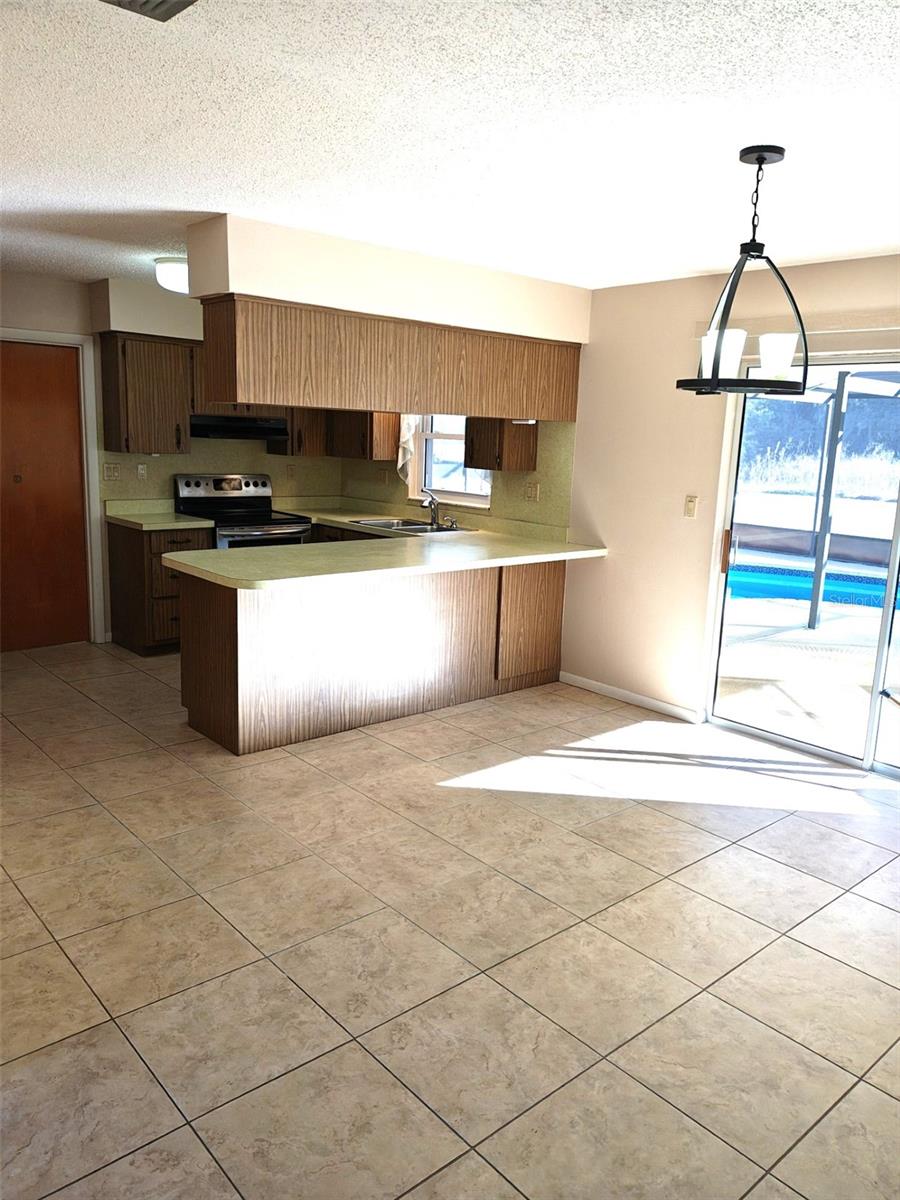 Image 6 of 29 For 31192 Lancewood Drive