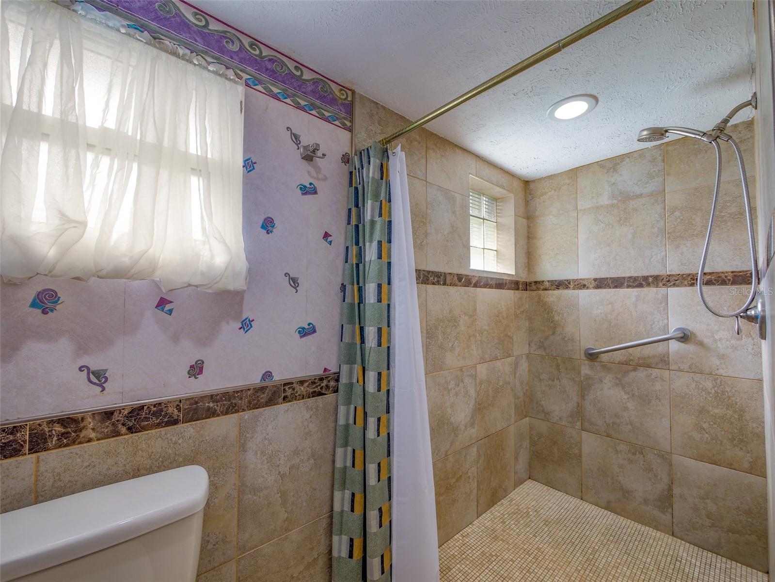 Image 17 of 26 For 226 Graham Road