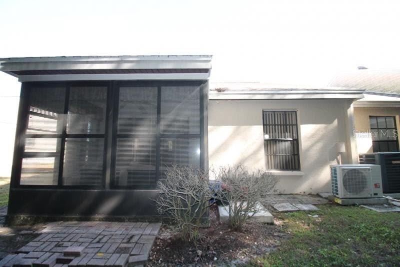 Listing photo id 8 for 13229 Molitor Court