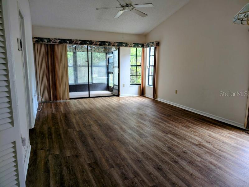 Listing photo id 0 for 13229 Molitor Court