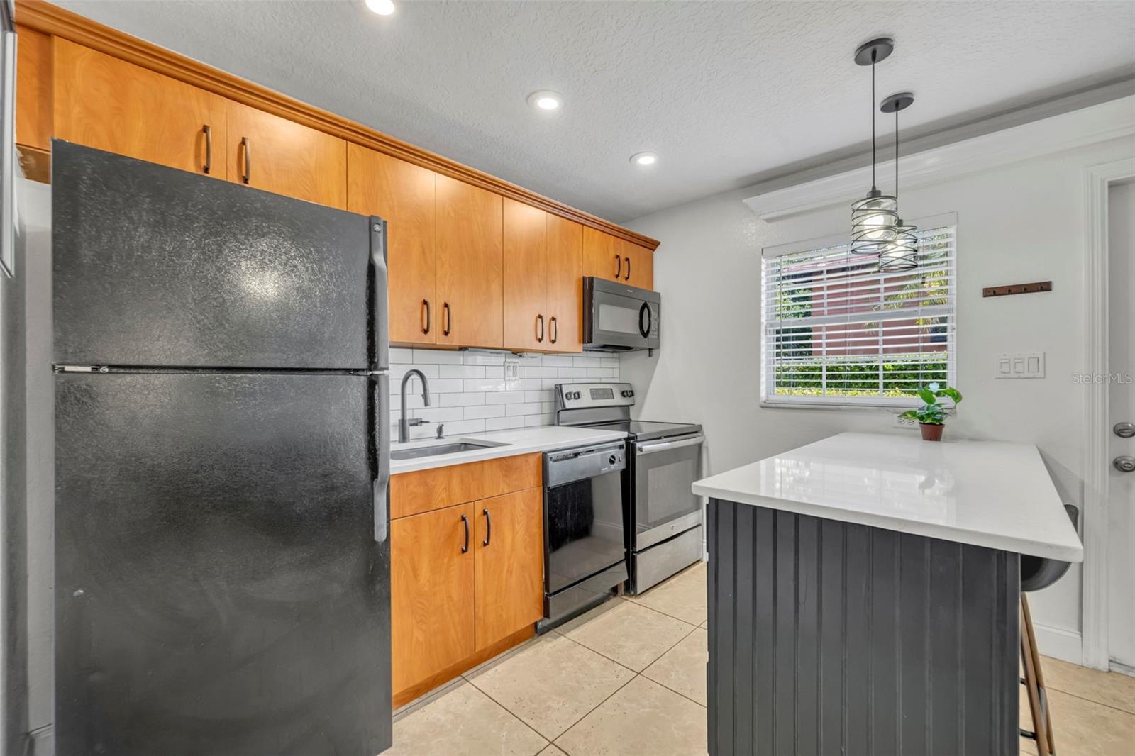 Image 10 of 19 For 1535 Catherine Street 42