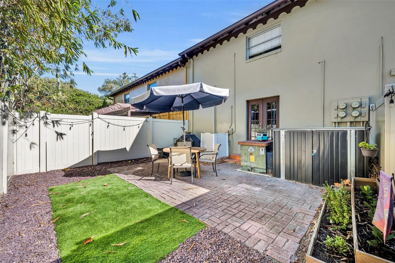 Image 16 of 19 For 1535 Catherine Street 42