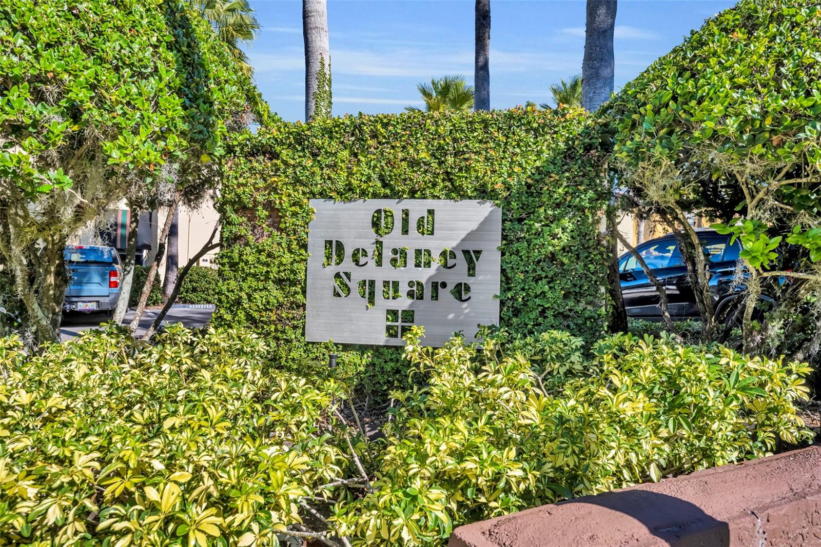 Image 2 of 19 For 1535 Catherine Street 42