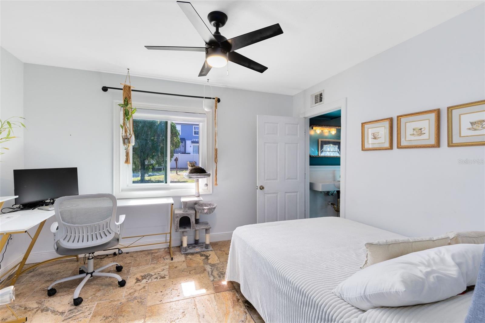 Image 25 of 46 For 2330 Narcissus Avenue