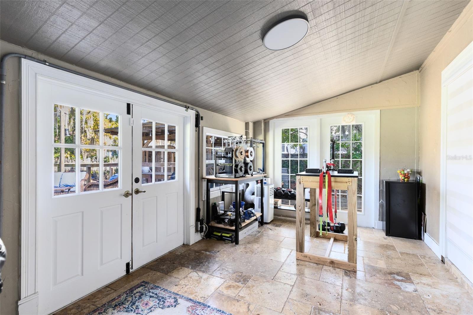 Image 29 of 46 For 2330 Narcissus Avenue