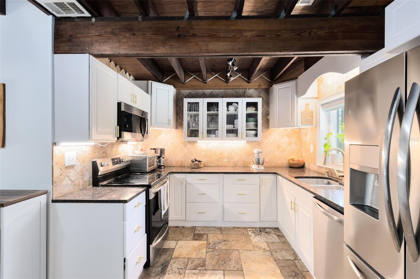 Image 3 of 46 For 2330 Narcissus Avenue