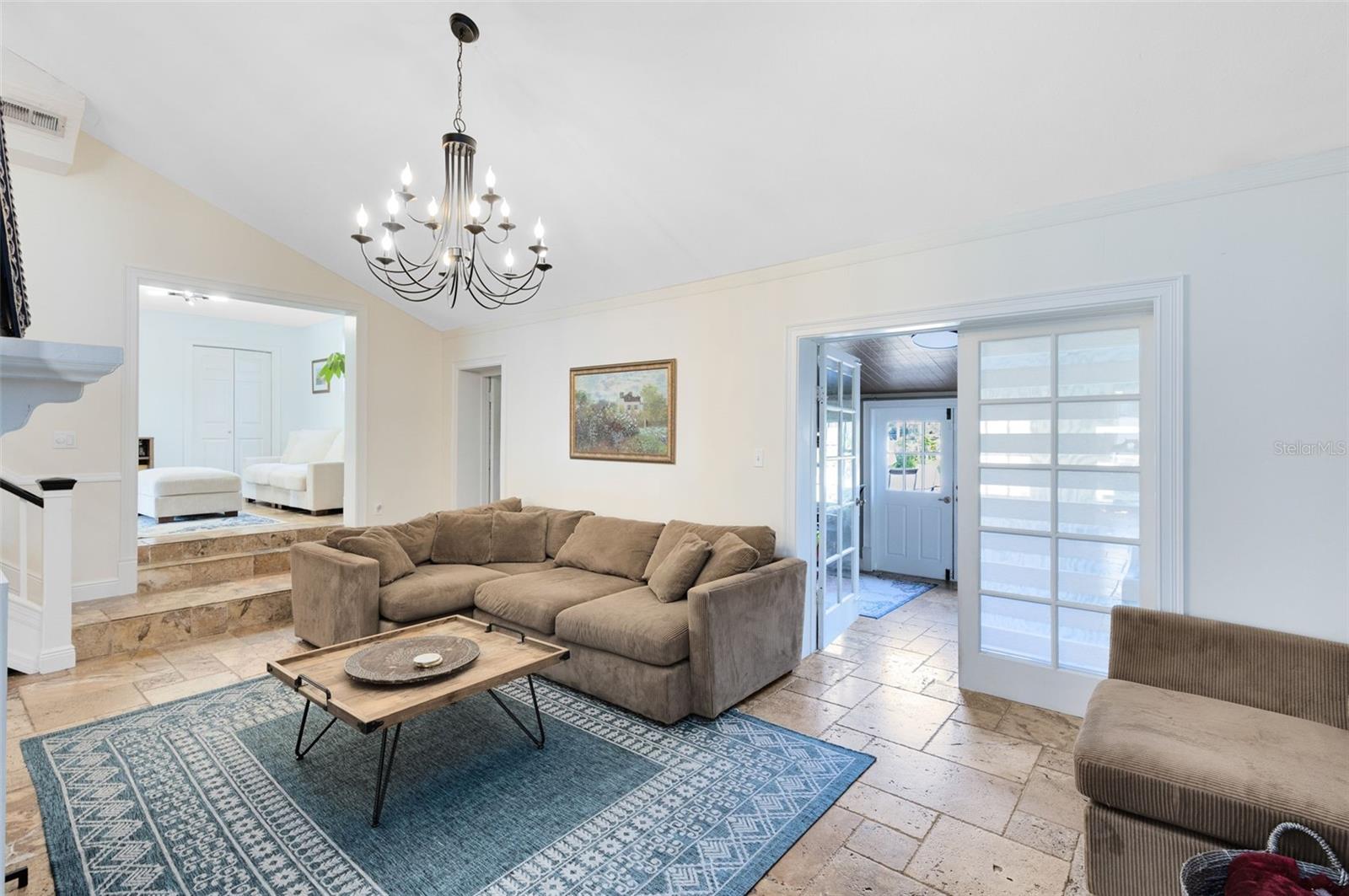 Image 9 of 46 For 2330 Narcissus Avenue