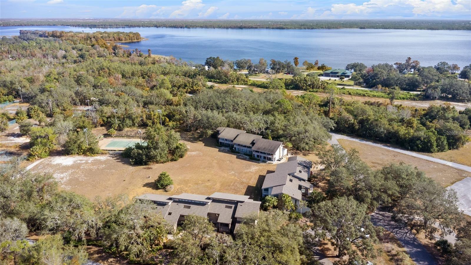 Image 3 of 20 For 907 Tennis Way 3147-8