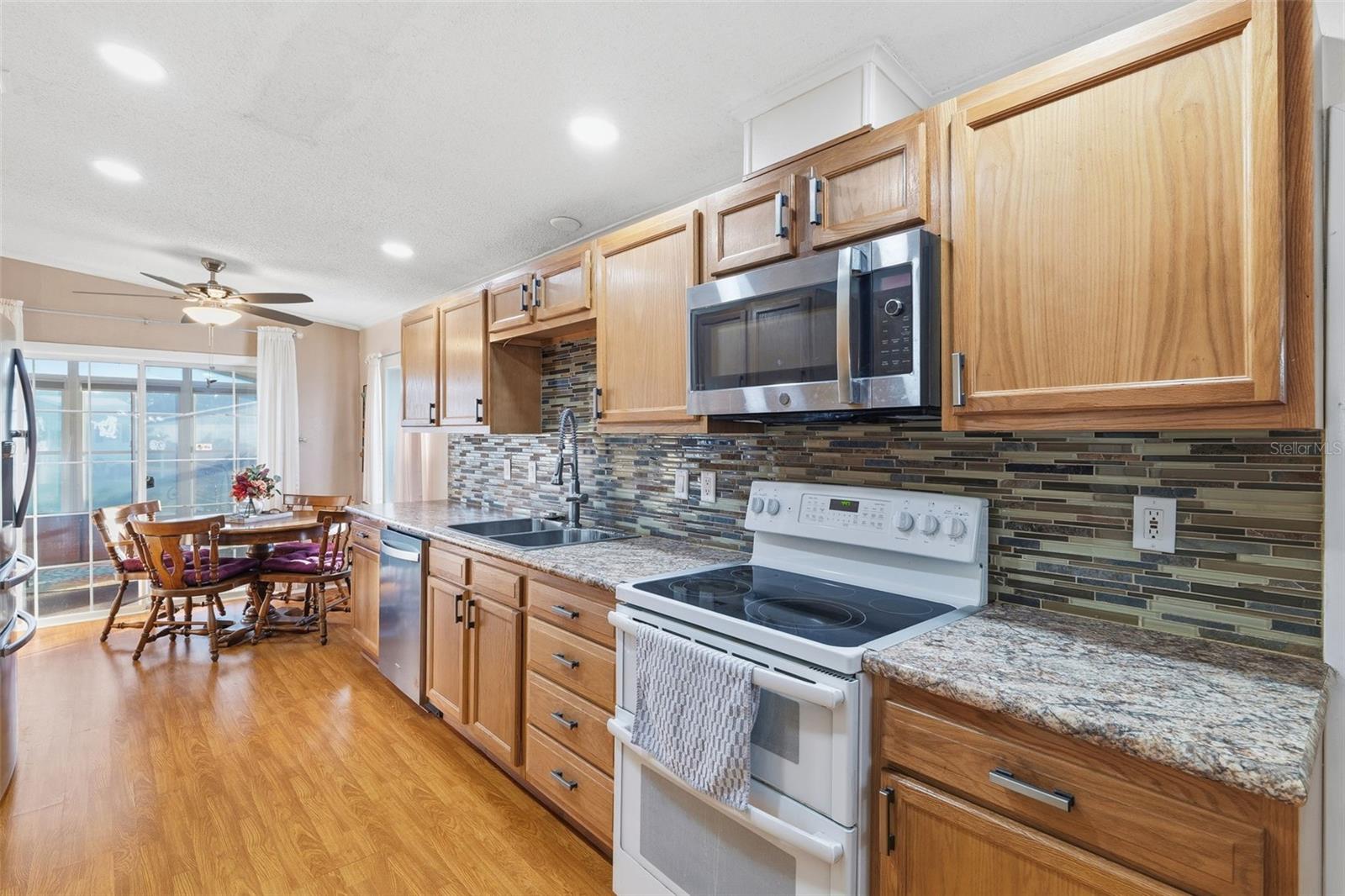 Image 11 of 27 For 117 Eola Park Drive