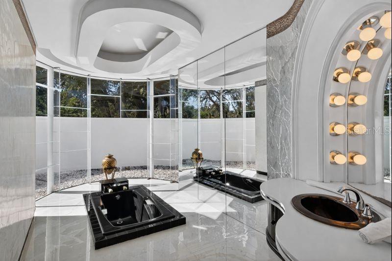 Image 31 of 100 For 812 Sweetwater Club Boulevard