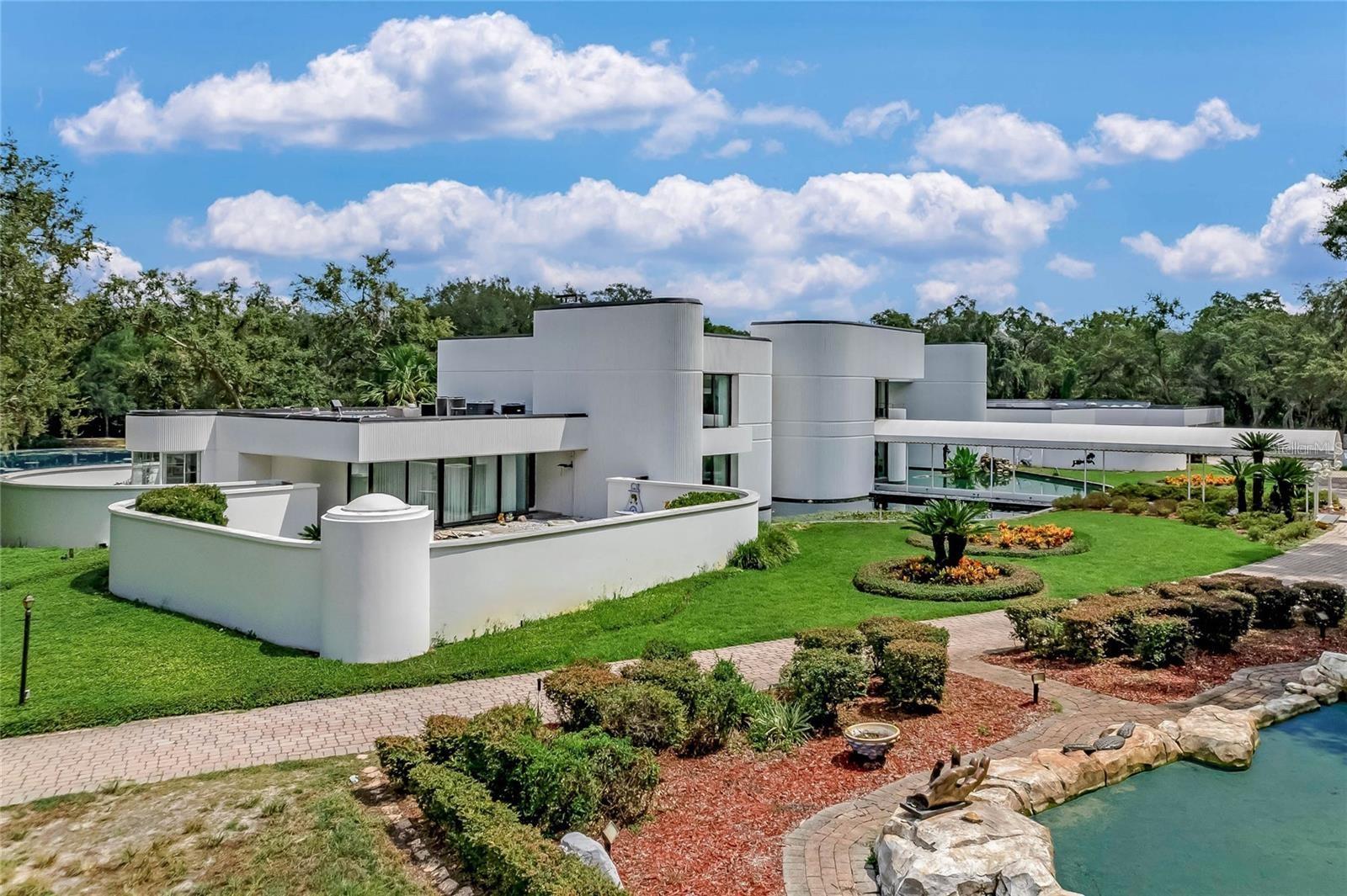 Image 4 of 100 For 812 Sweetwater Club Boulevard