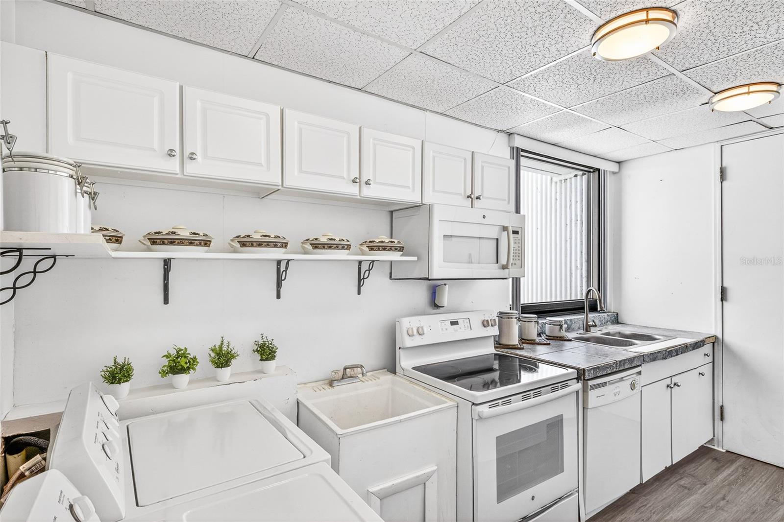 Image 48 of 100 For 812 Sweetwater Club Boulevard