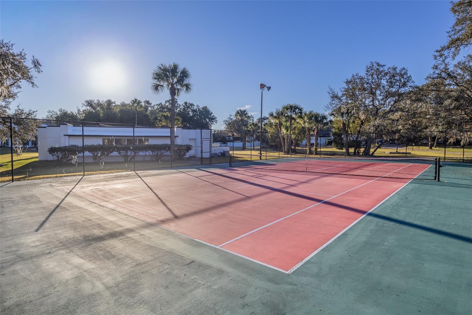 Image 61 of 100 For 812 Sweetwater Club Boulevard