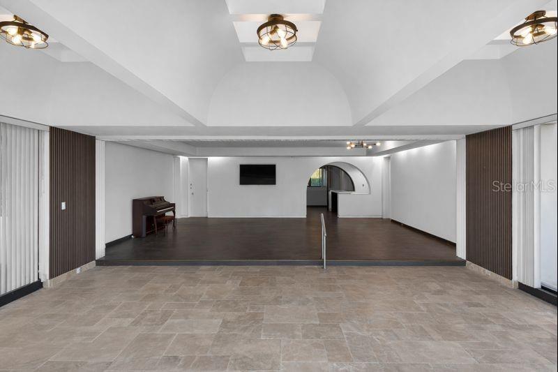 Image 63 of 100 For 812 Sweetwater Club Boulevard