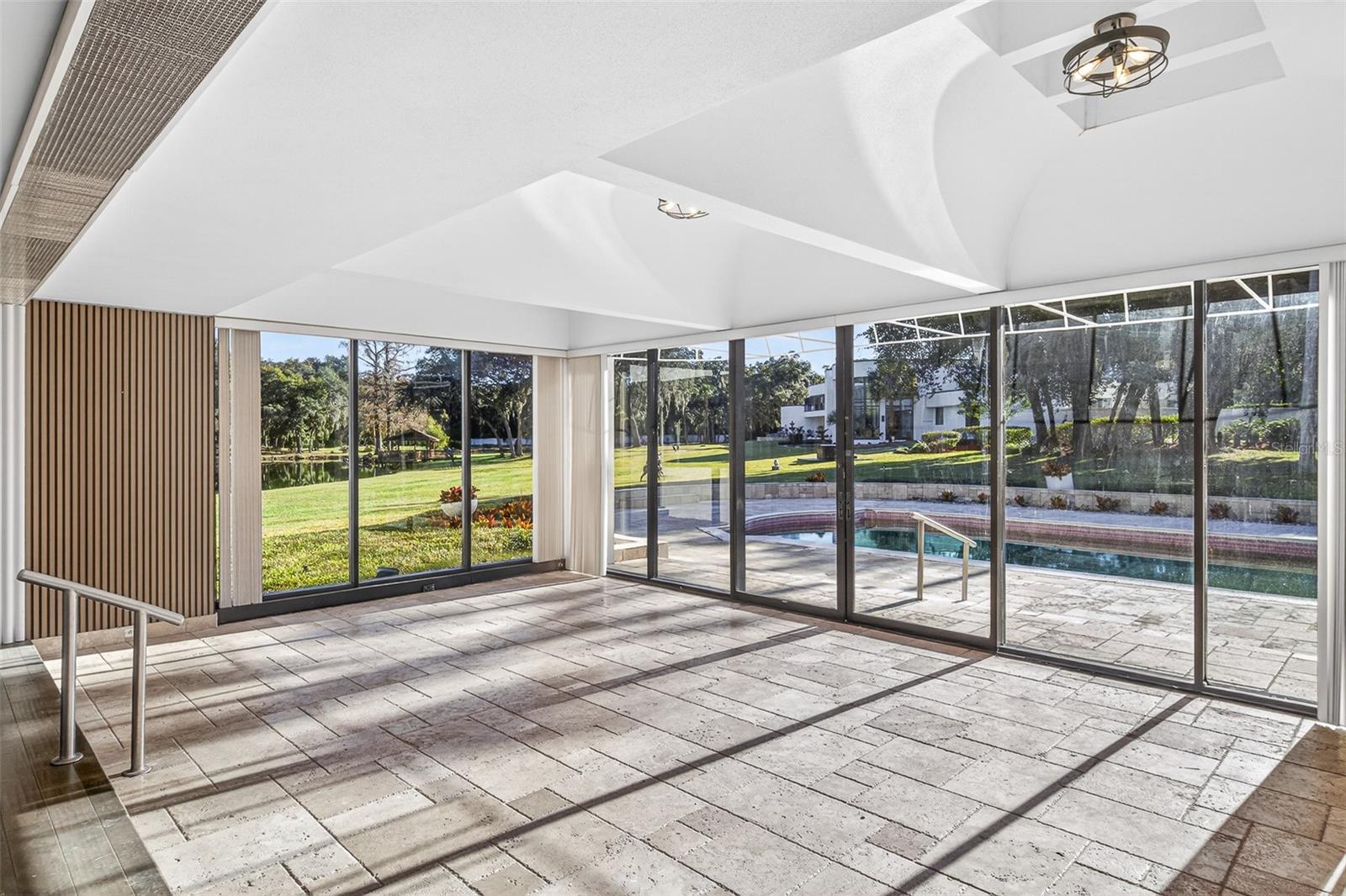 Image 67 of 100 For 812 Sweetwater Club Boulevard