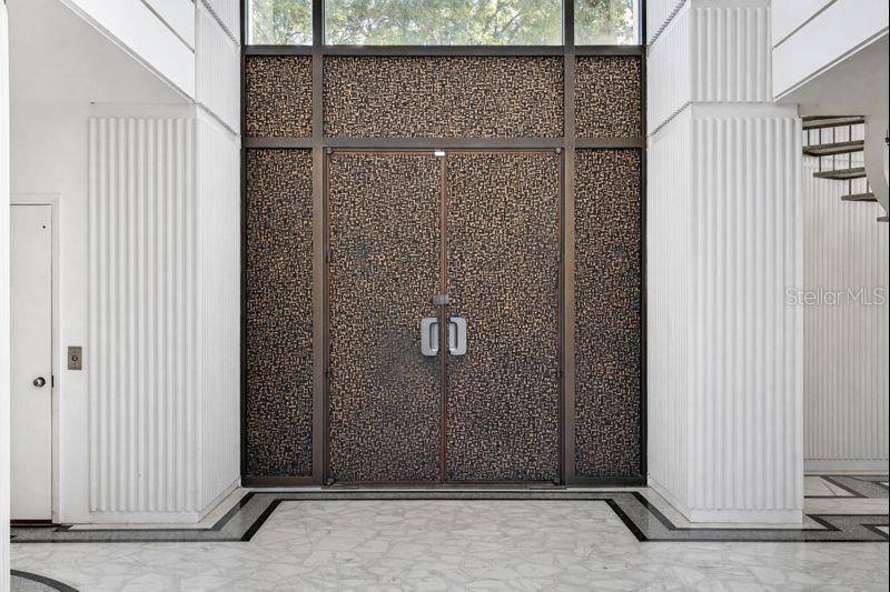 Image 7 of 100 For 812 Sweetwater Club Boulevard