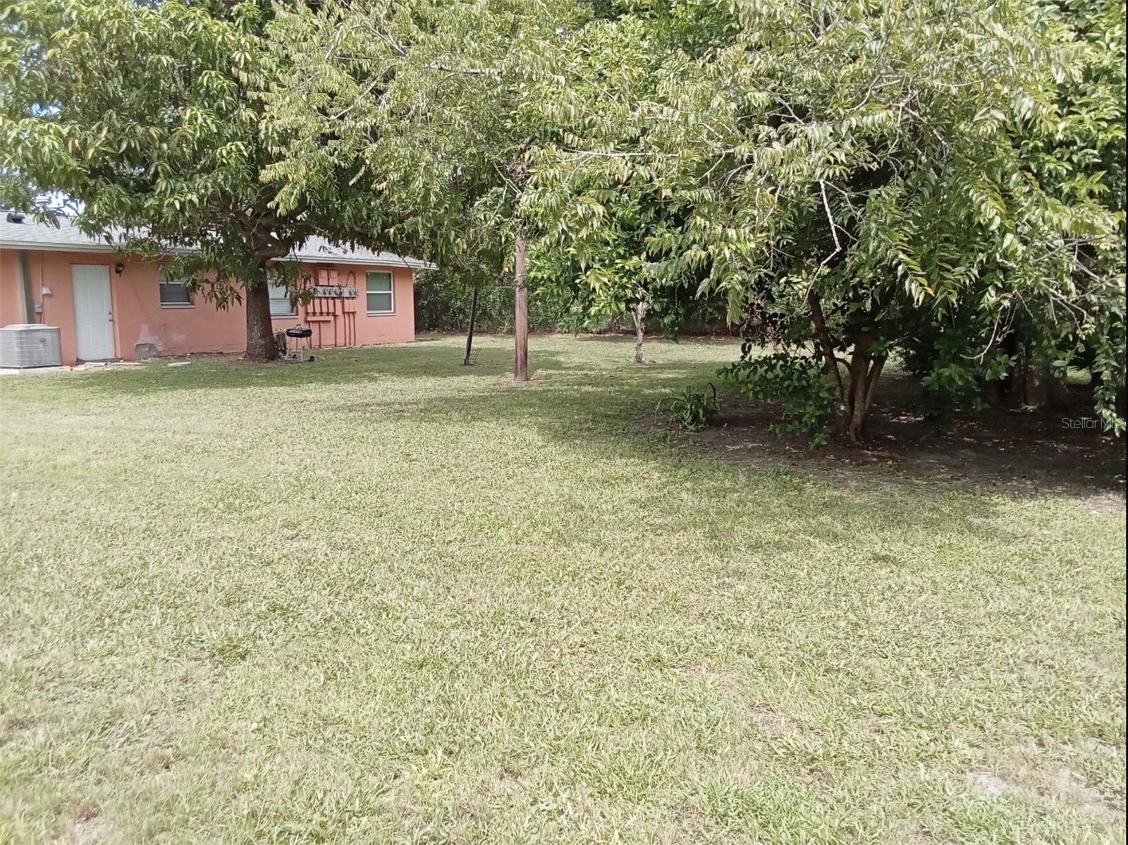 Image 11 of 14 For 555 Oak Street