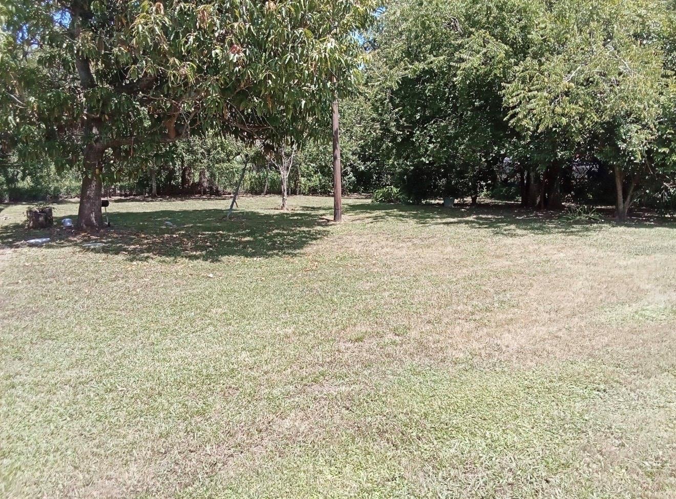 Image 12 of 14 For 555 Oak Street