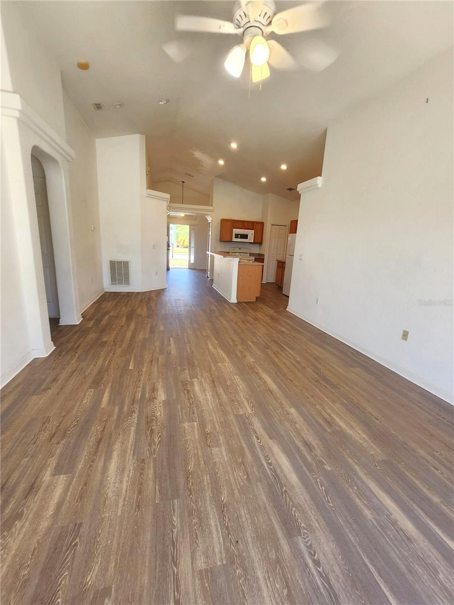 Image 4 of 17 For 238 Vizcay Way