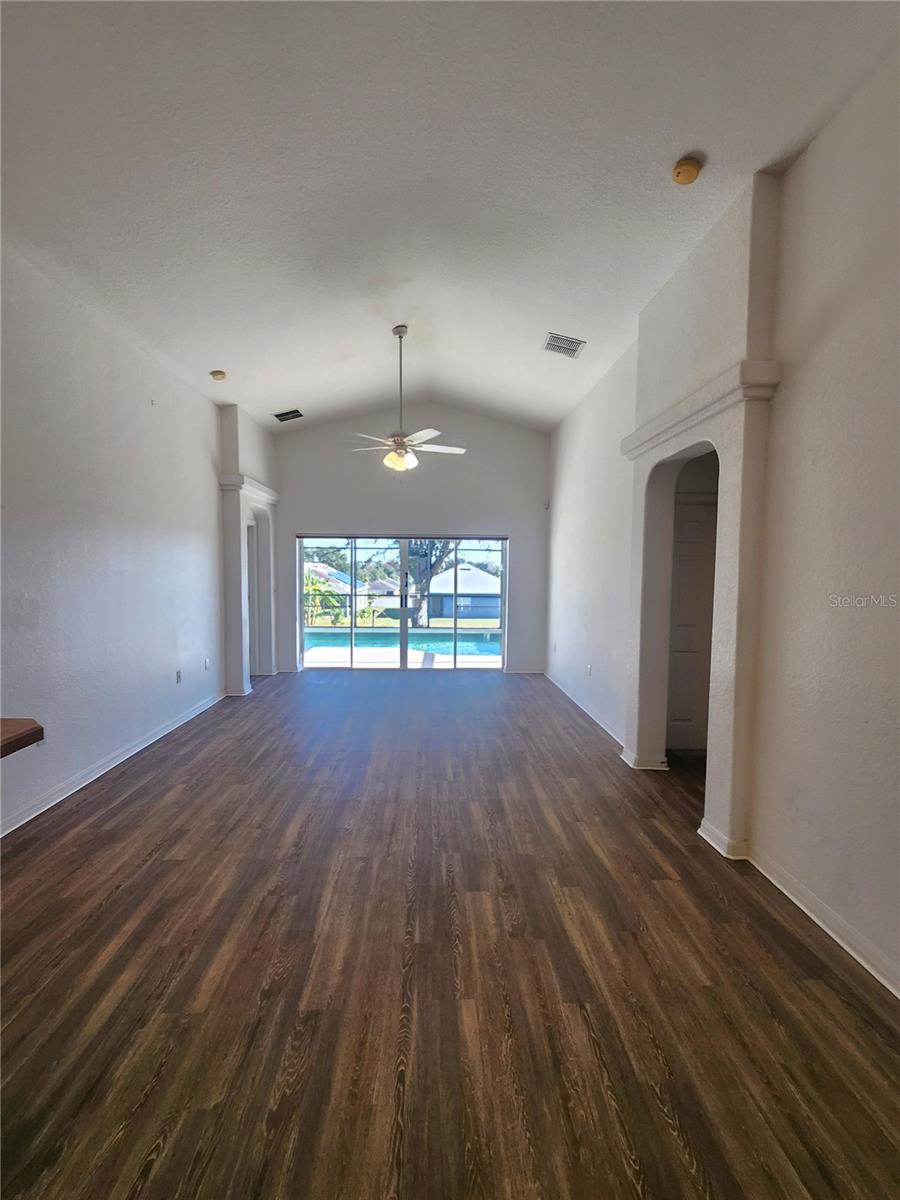 Image 5 of 17 For 238 Vizcay Way