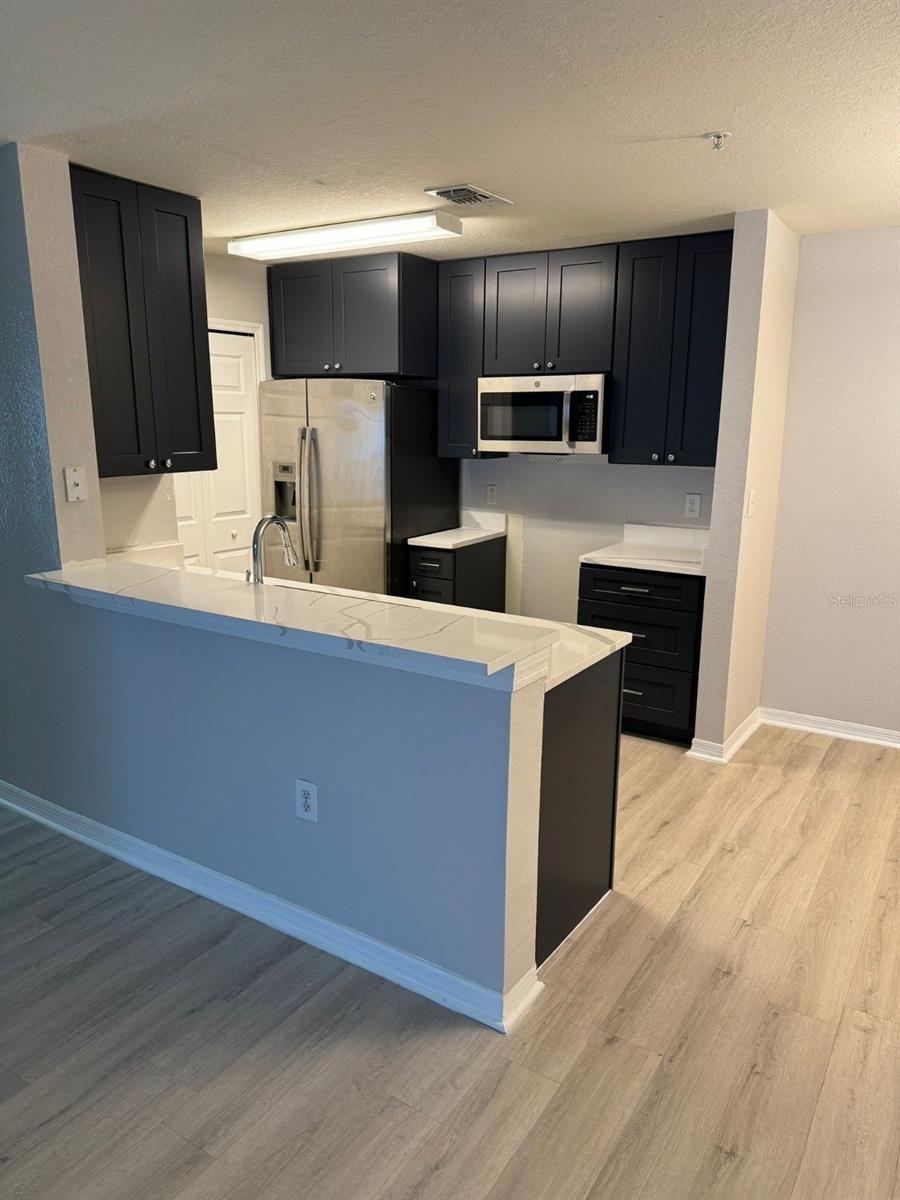 Image 11 of 17 For 5455 Vineland Road 3108