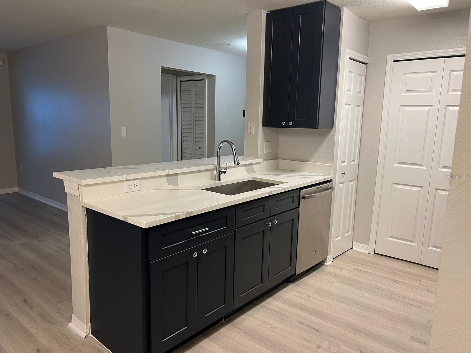 Image 2 of 17 For 5455 Vineland Road 3108