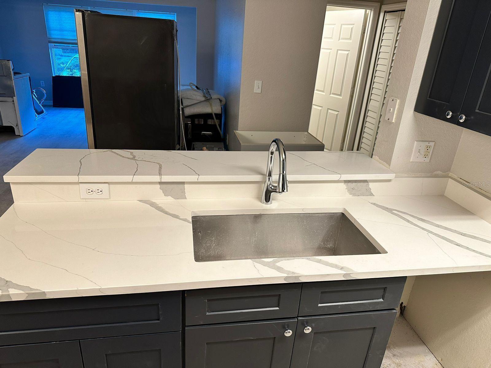 Image 9 of 17 For 5455 Vineland Road 3108