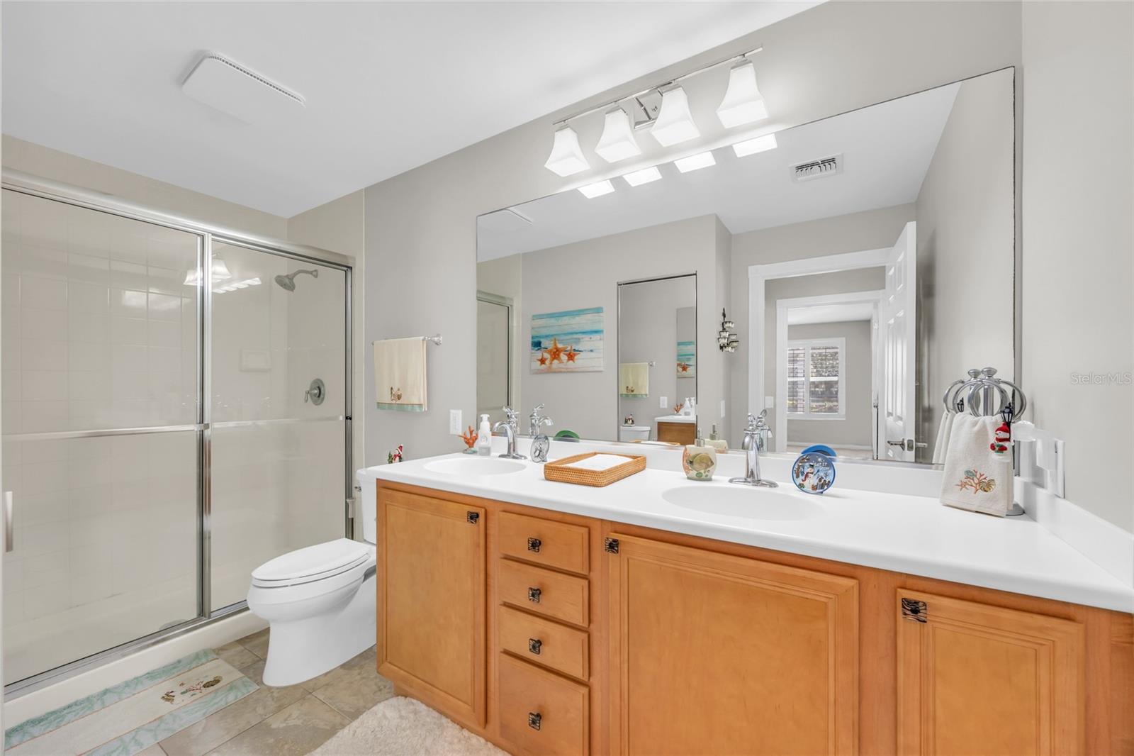 Image 19 of 61 For 11863 Fiore Drive