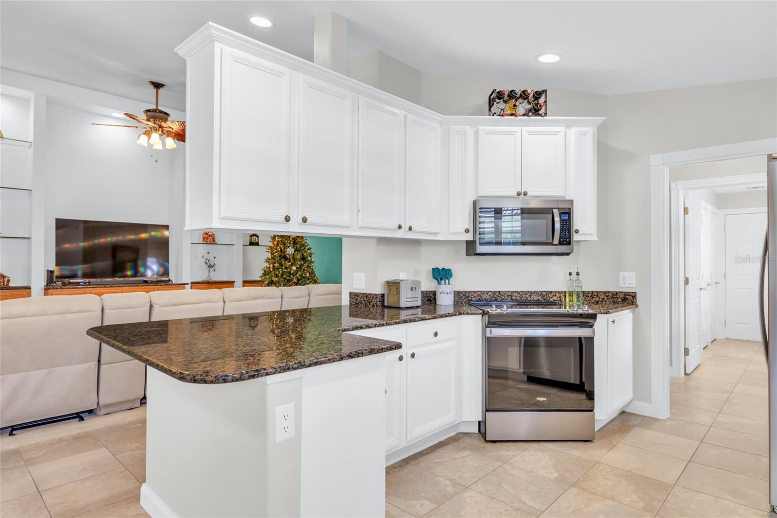 Image 7 of 61 For 11863 Fiore Drive