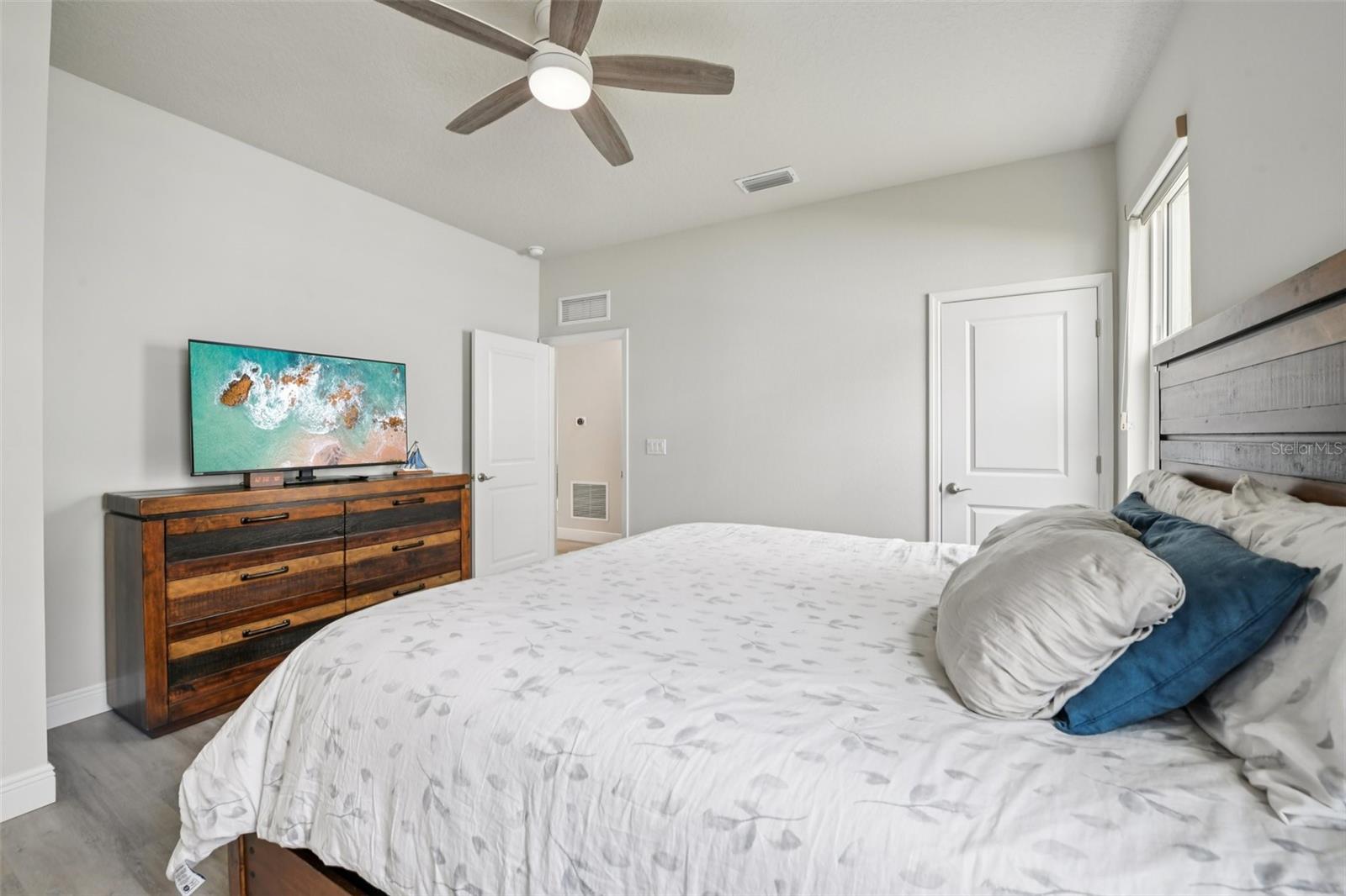 Image 17 of 57 For 3124 Meleto Boulevard