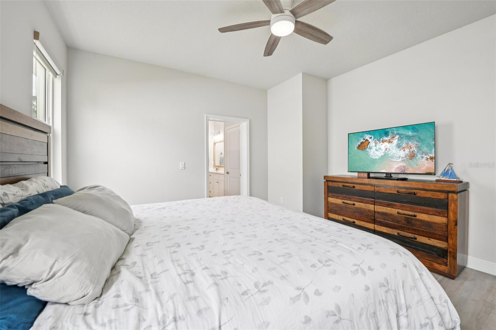 Image 18 of 57 For 3124 Meleto Boulevard