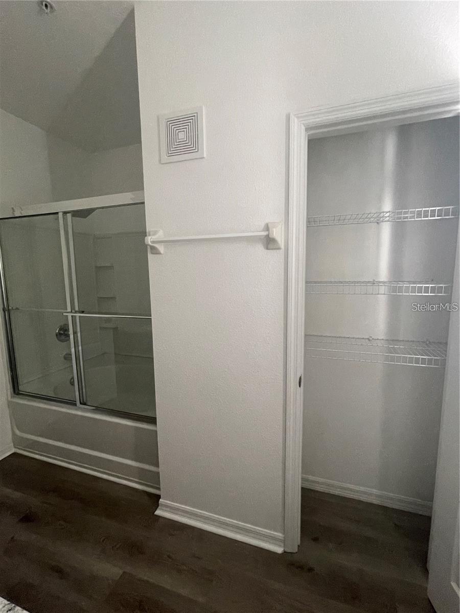 Image 14 of 31 For 3739 Seneca Club Loop A