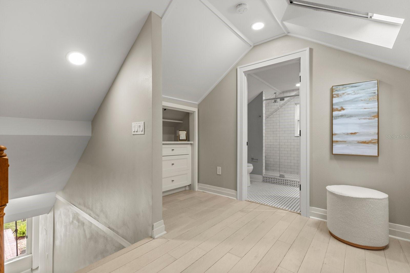 Image 19 of 28 For 228 Miller Street