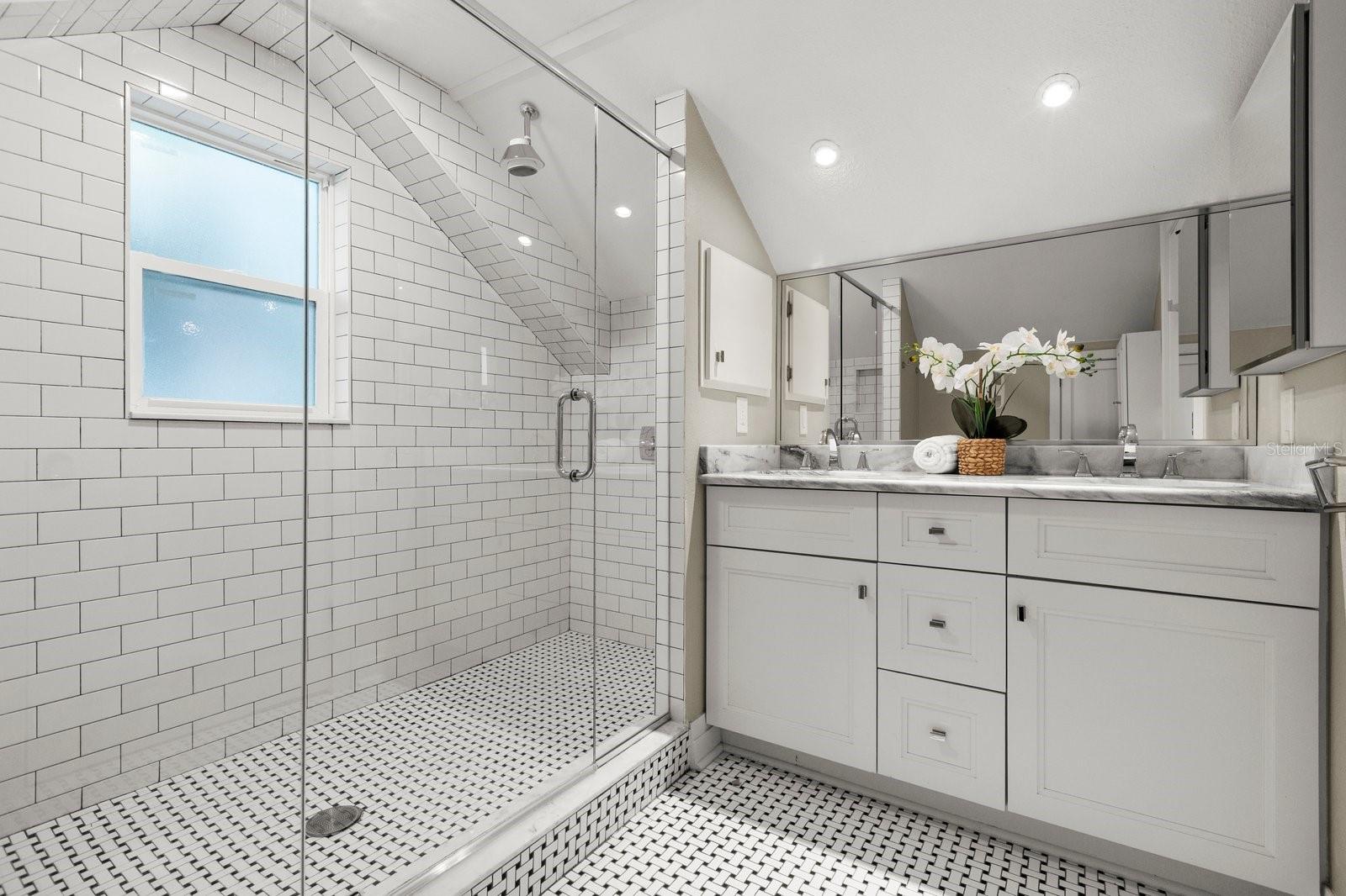 Image 20 of 28 For 228 Miller Street